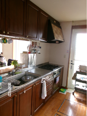 キッチンとランドリーが一体化した家事動線の「時短」リフォーム - Before